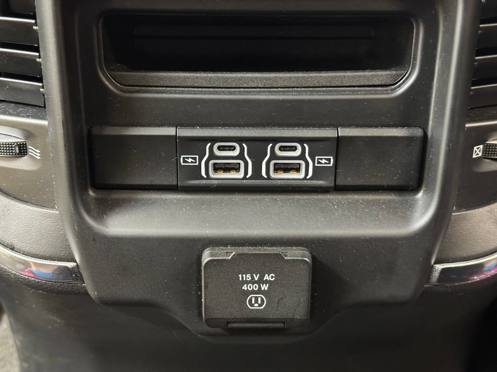Used 2023 RAM 1500 Laramie AWD/4WD image 23