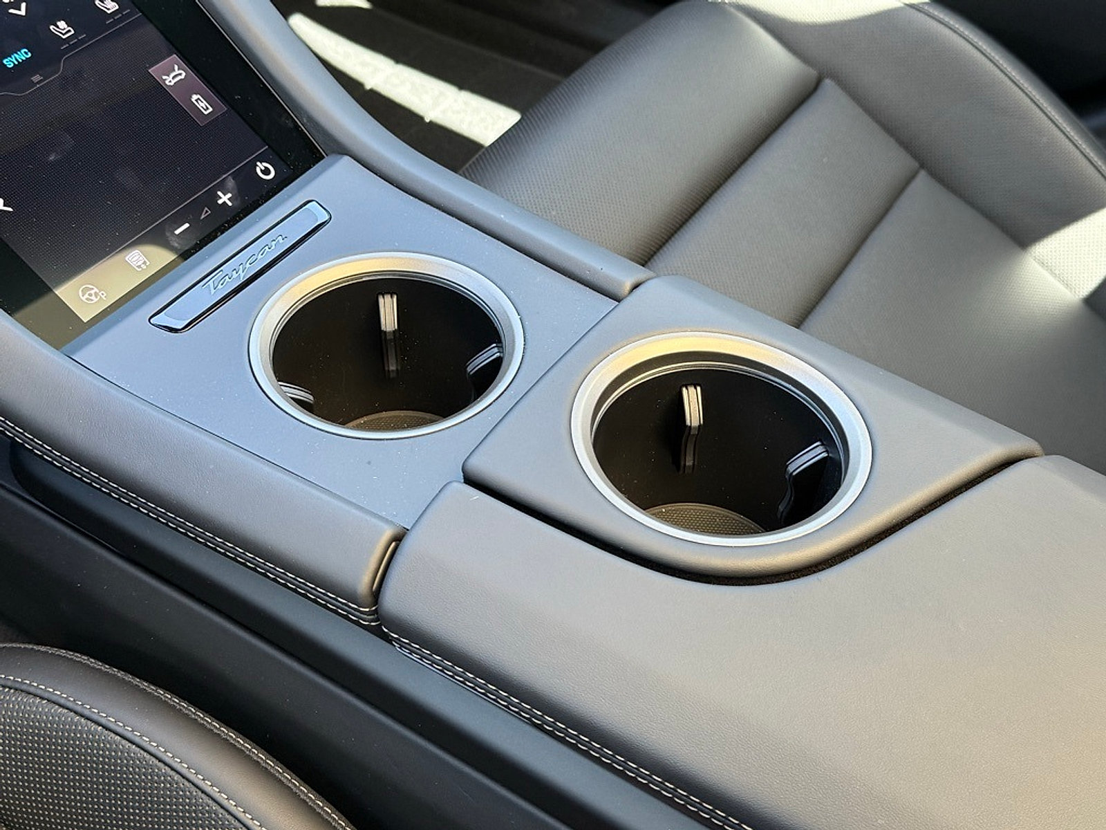 New 2025 Porsche Taycan Turbo AWD/4WD image 23