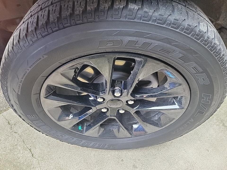 Used 2022 Jeep Wrangler Unlimited Sahara w/ Cold Weather Group image 10