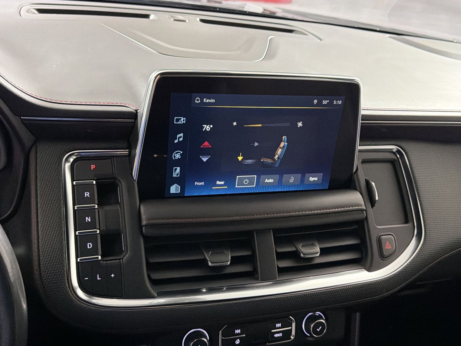 Used 2022 Chevrolet Suburban RST w/ Luxury Package image 21