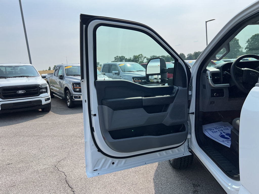 New 2025 Ford F250 XLT image 31