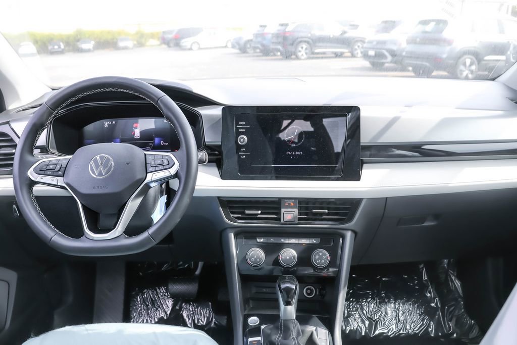 Used 2025 Volkswagen Taos S image 27