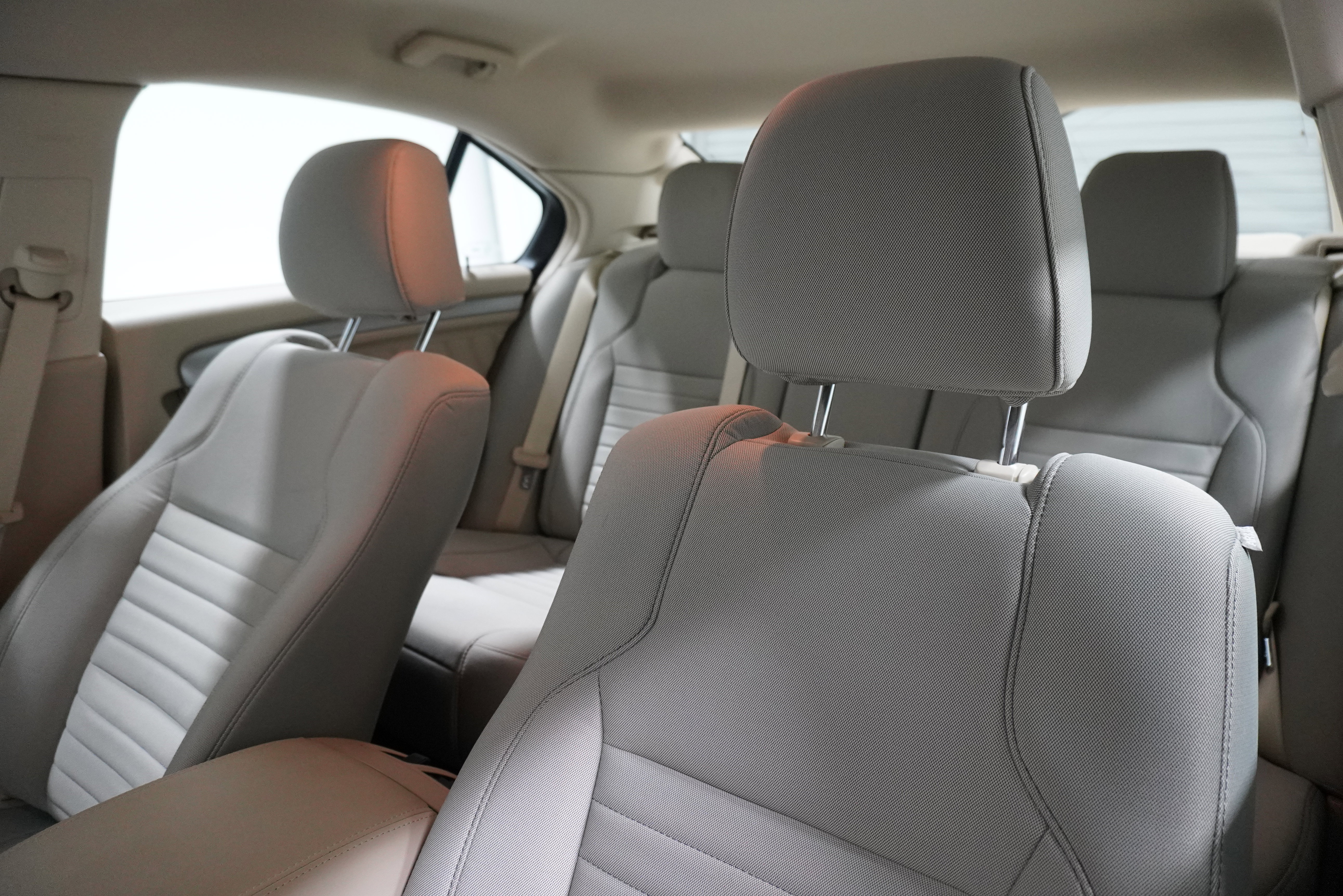 Used 2018 Ford Taurus SE image 10