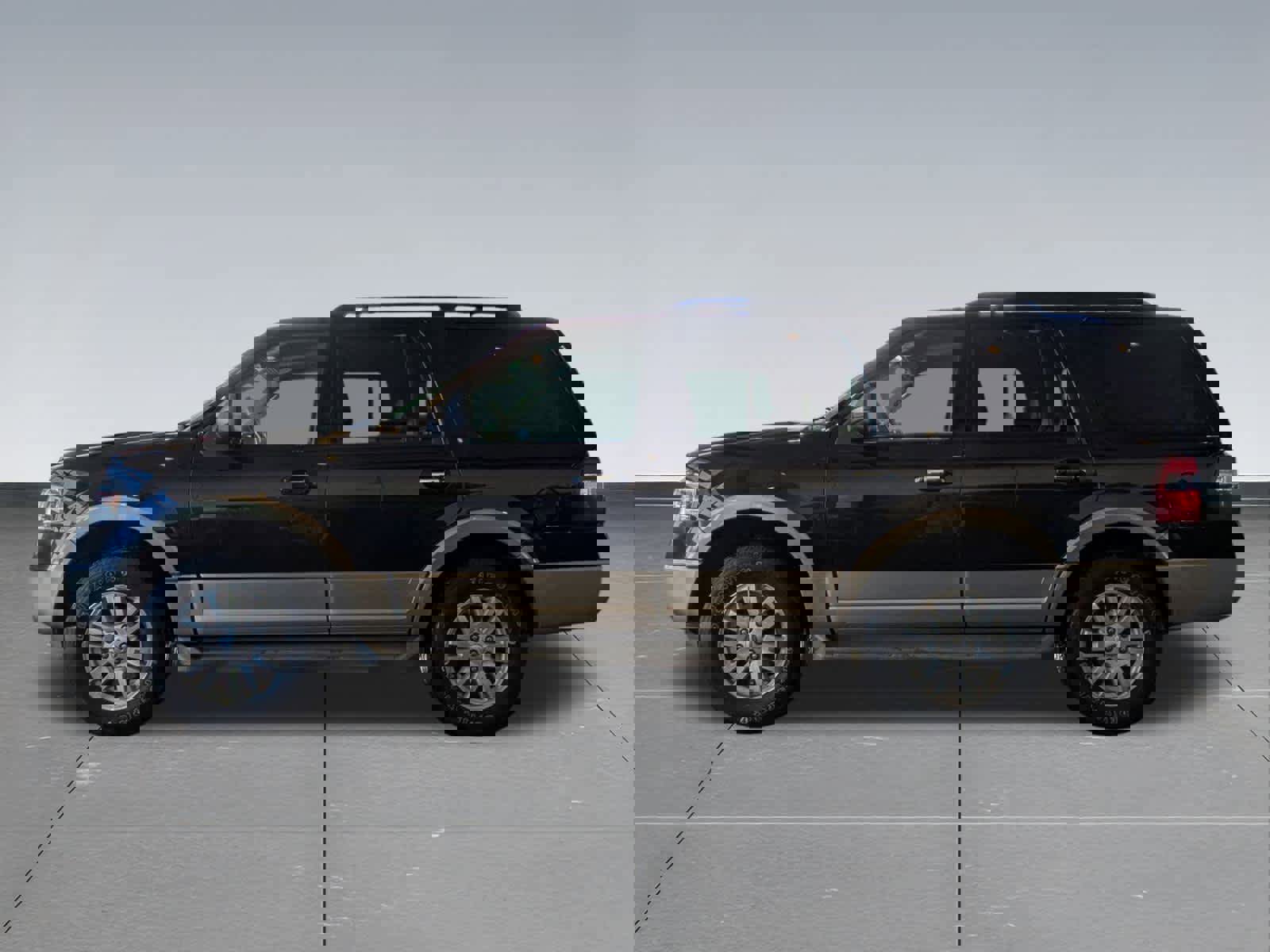 Used 2014 Ford Expedition XLT w/ Equipment Group 202A image 3