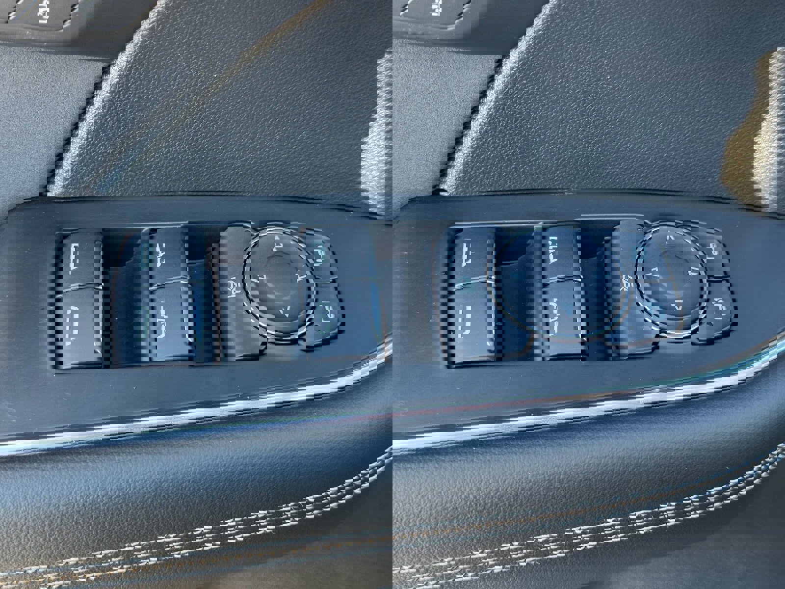 Used 2025 Buick Envision Sport Touring image 20