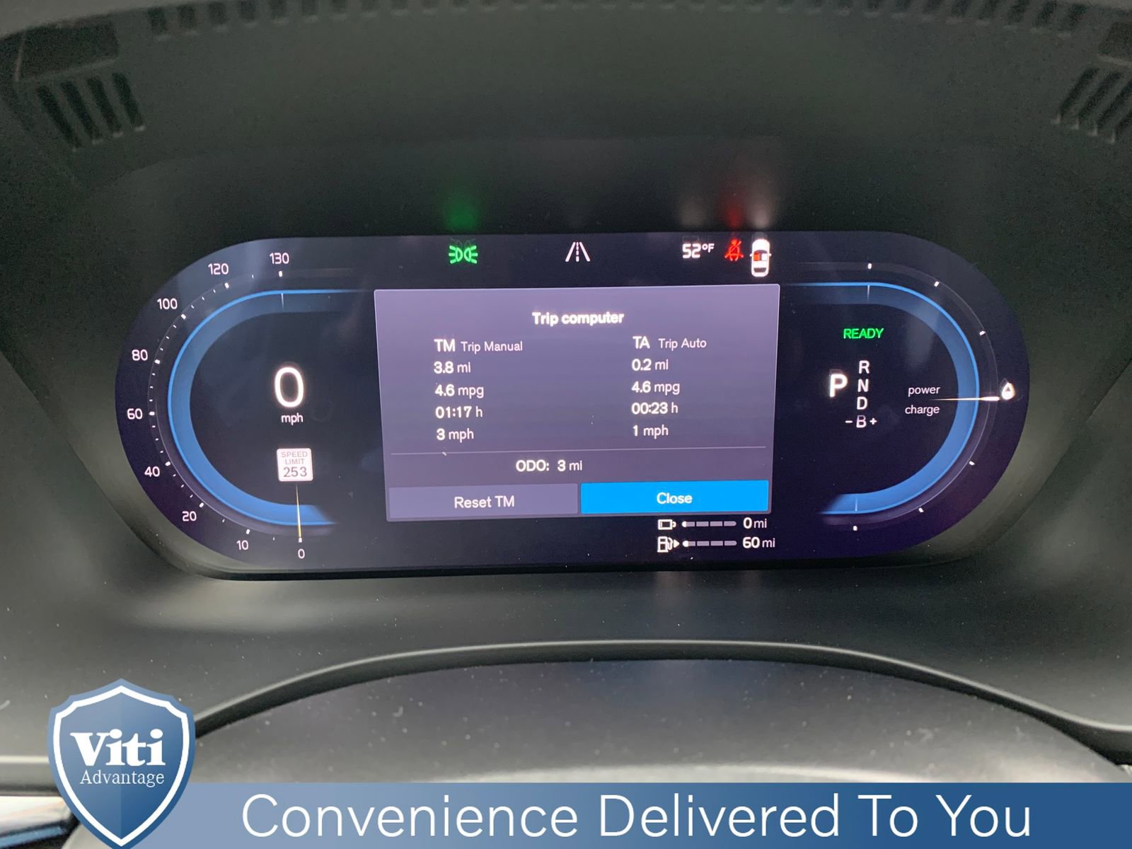 Used 2025 Volvo XC60 T8 Plus w/ Climate Package image 15