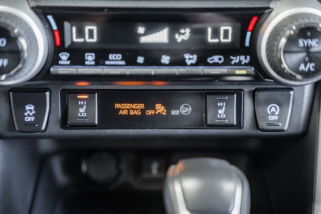 Used 2020 Toyota RAV4 XLE Premium image 21