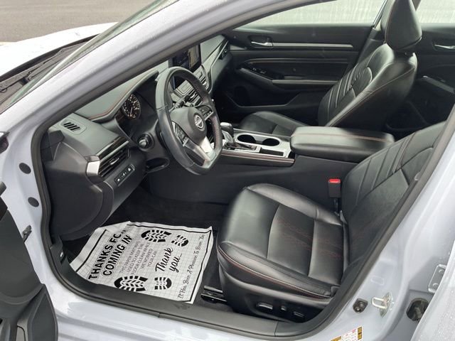 Used 2023 Nissan Altima 2.5 SR w/ SR Premium Package FWD image 6