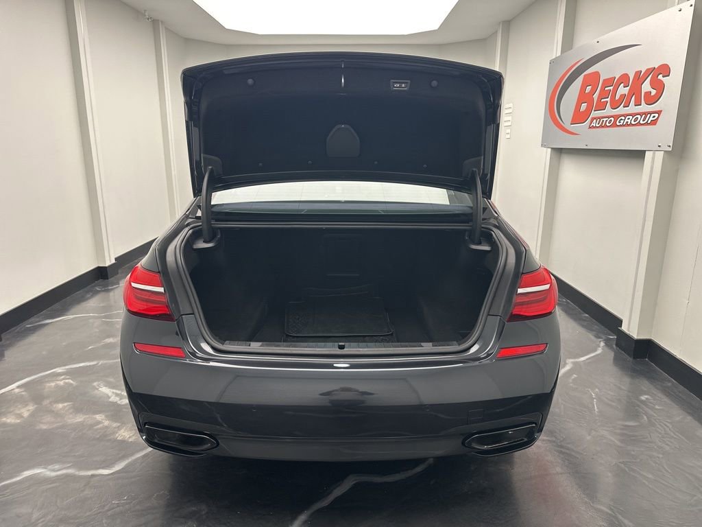 Used 2019 BMW 740i xDrive w/ M Sport Package image 27