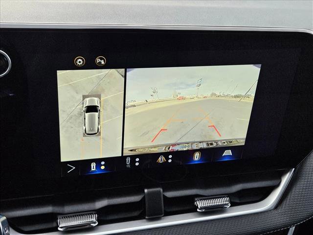 Used 2025 Chevrolet Equinox LT w/ Safety and Technology Package image 12