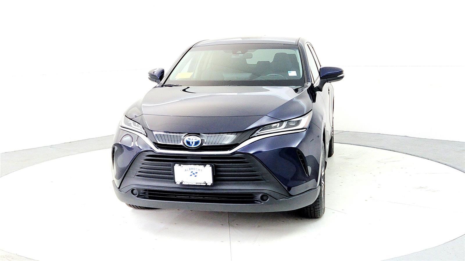 Certified 2023 Toyota Venza LE AWD/4WD image 2