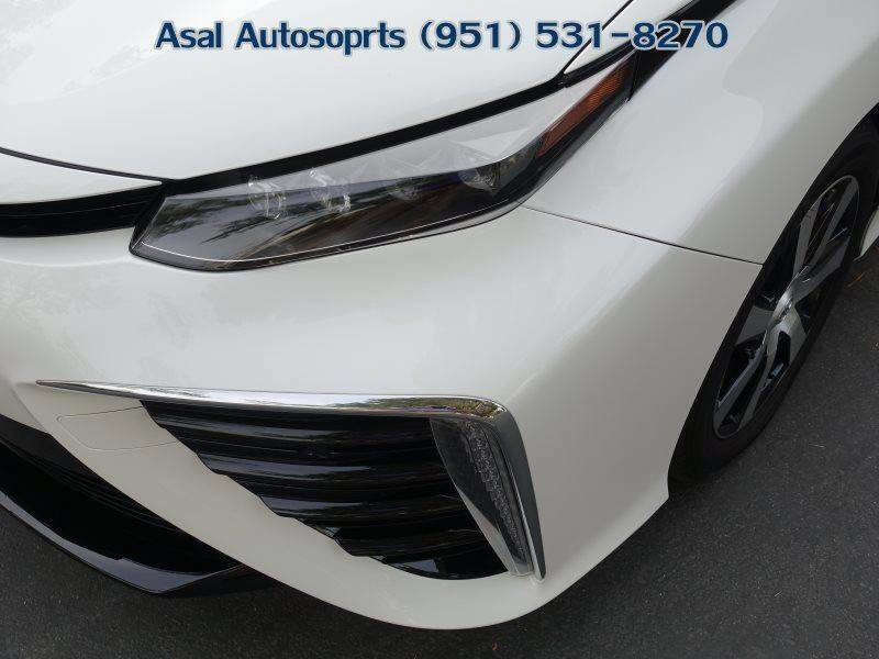 Used 2017 Toyota Mirai FWD image 6
