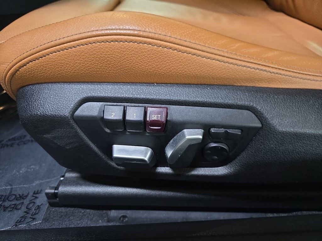 Used 2019 BMW 230i Convertible w/ Convenience Package RWD image 28