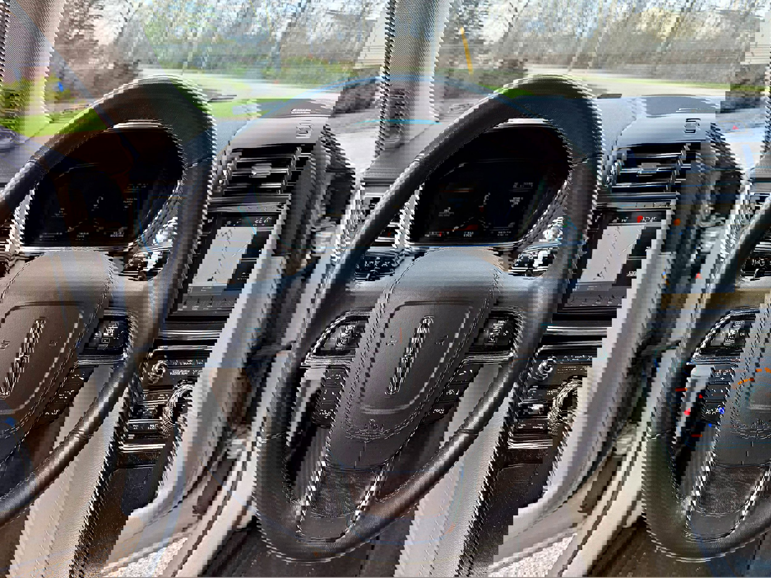 Used 2017 Lincoln Continental Reserve w/ Technology Package image 14