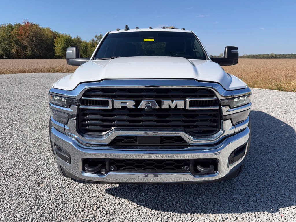 Used 2025 RAM 5500 Tradesman w/ Chrome Appearance Group AWD/4WD image 23