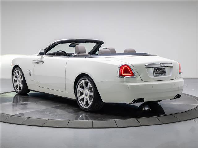 Used 2020 Rolls-Royce Dawn RWD image 3