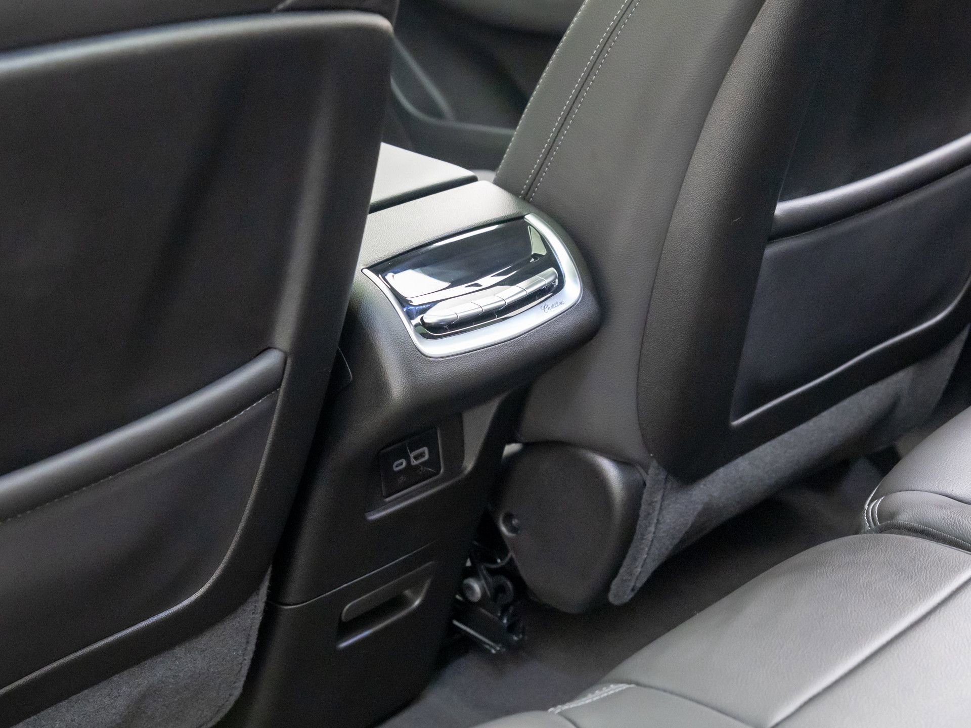 New 2025 Cadillac XT6 Luxury image 19