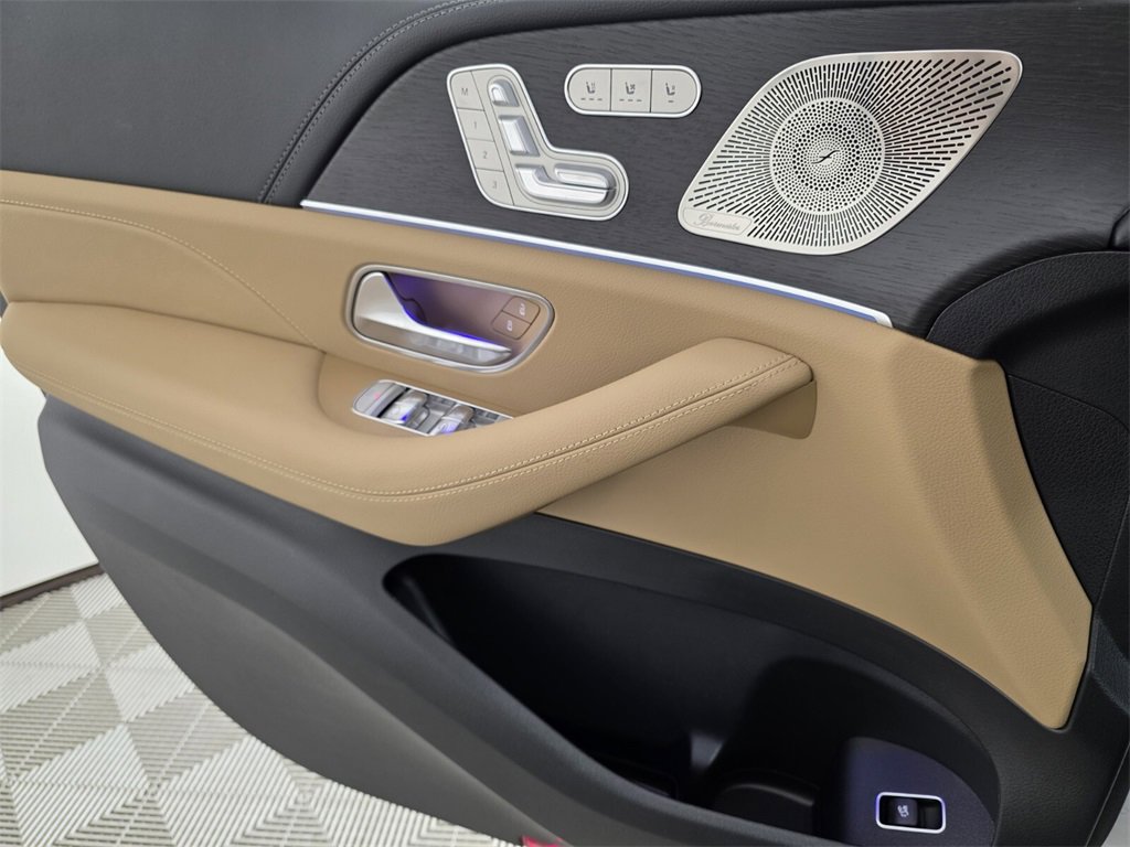 New 2026 Mercedes-Benz GLS 580 4MATIC image 19