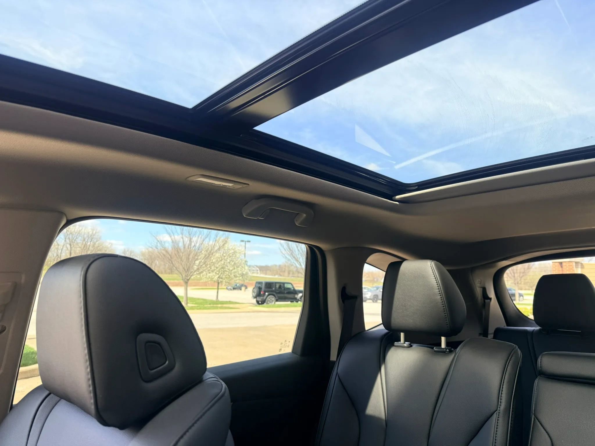 Used 2024 Acura MDX SH-AWD image 3