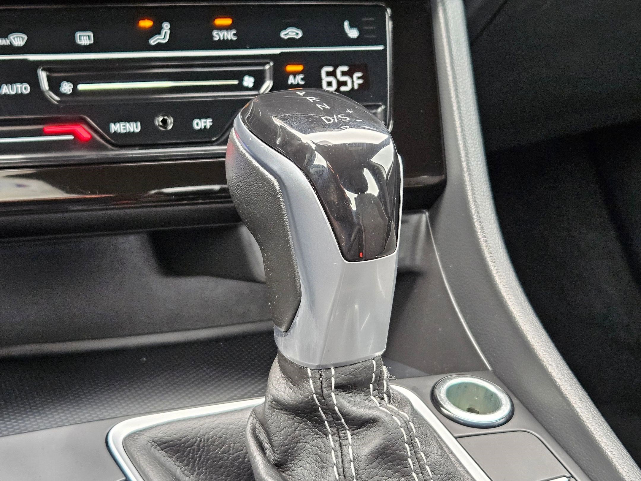 Used 2025 Volkswagen Jetta Sport FWD image 24