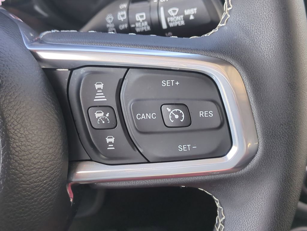 Used 2025 Jeep Wrangler Unlimited Sahara image 29