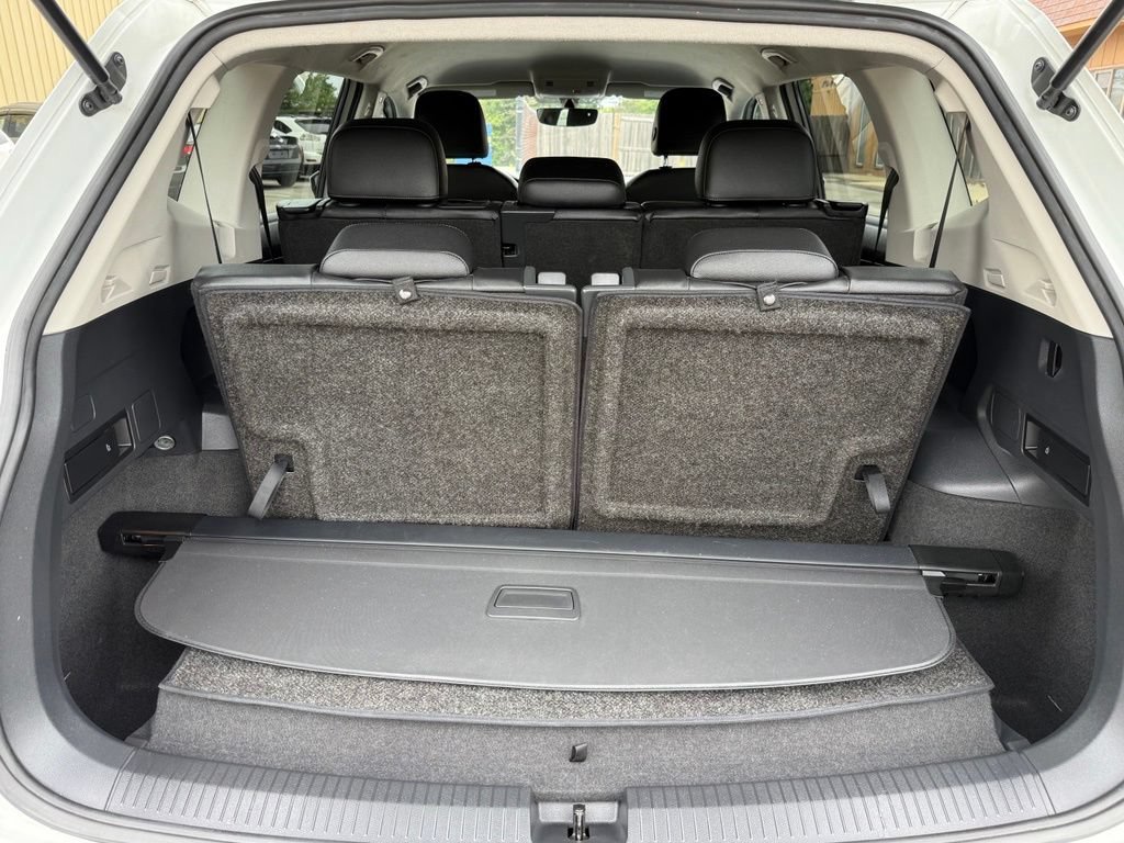 Used 2020 Volkswagen Tiguan SE FWD image 16