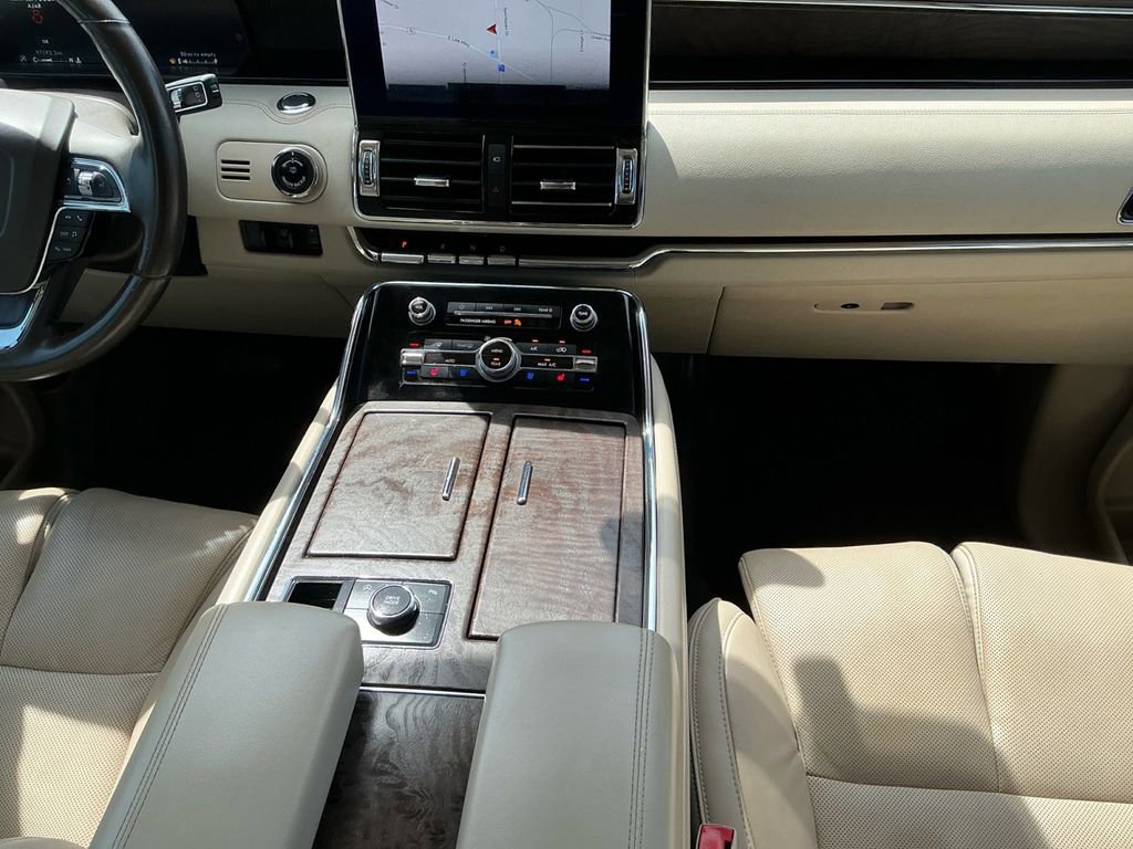 Used 2018 Lincoln Navigator Reserve image 20
