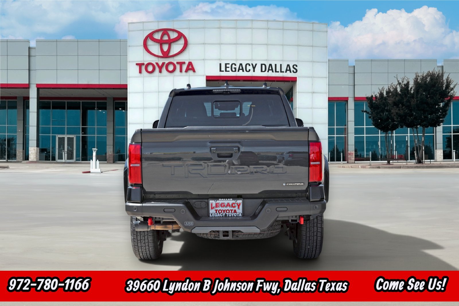 Used 2025 Toyota Tacoma TRD Pro w/ Tow Tech Package AWD/4WD image 9