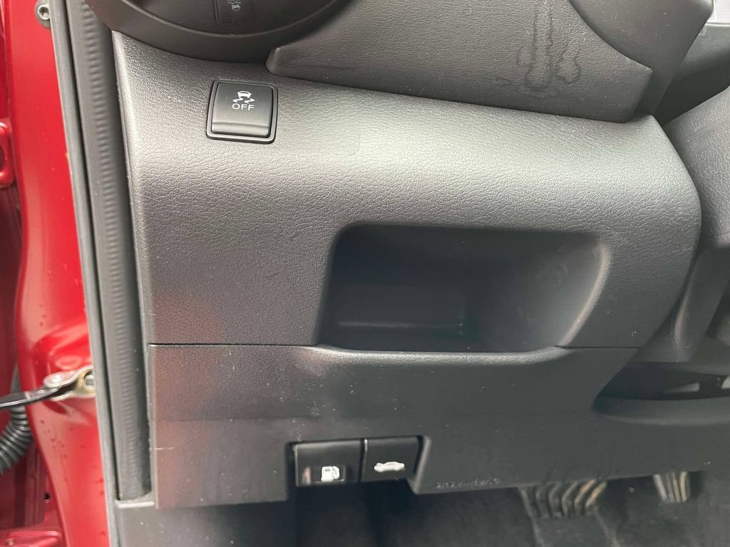 Used 2019 Nissan Kicks SR w/ SR Premium Package FWD image 19