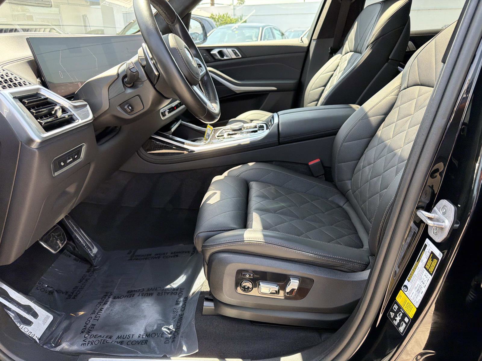 Certified 2024 BMW X7 xDrive40i w/ M Sport Package AWD/4WD image 15