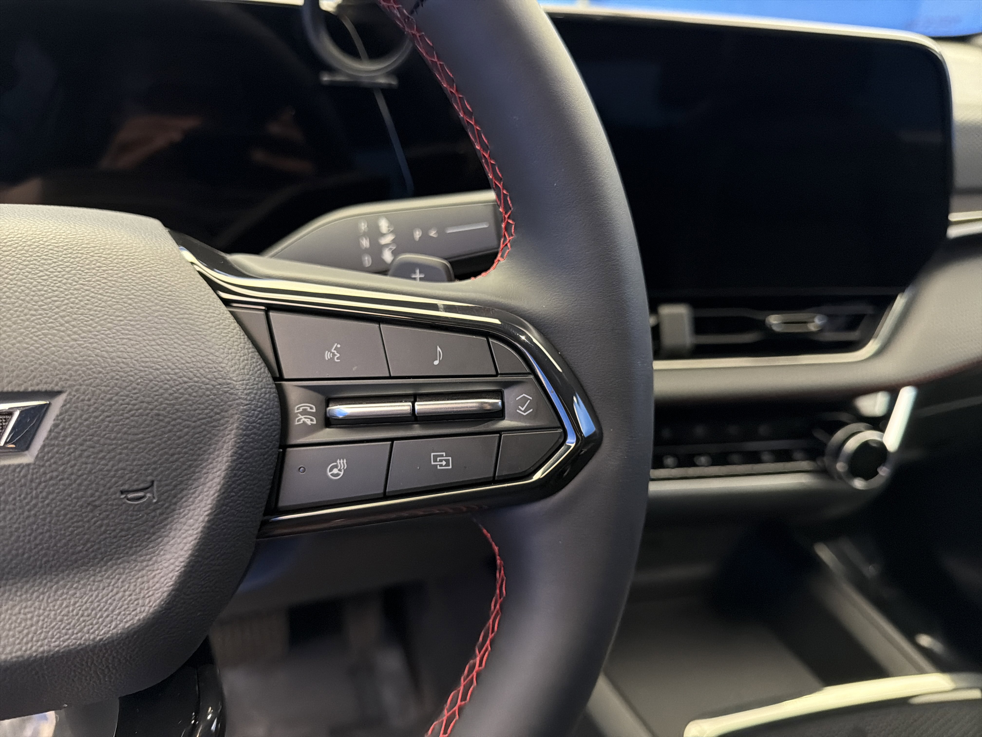 Used 2026 Chevrolet Equinox RS w/ LPO, Floor Liner Package image 16