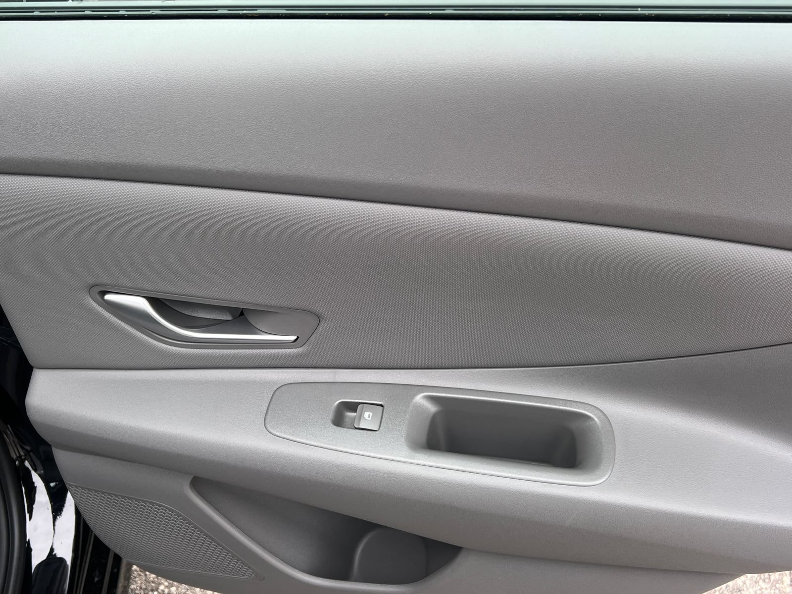 New 2026 Hyundai Elantra Sport FWD image 17