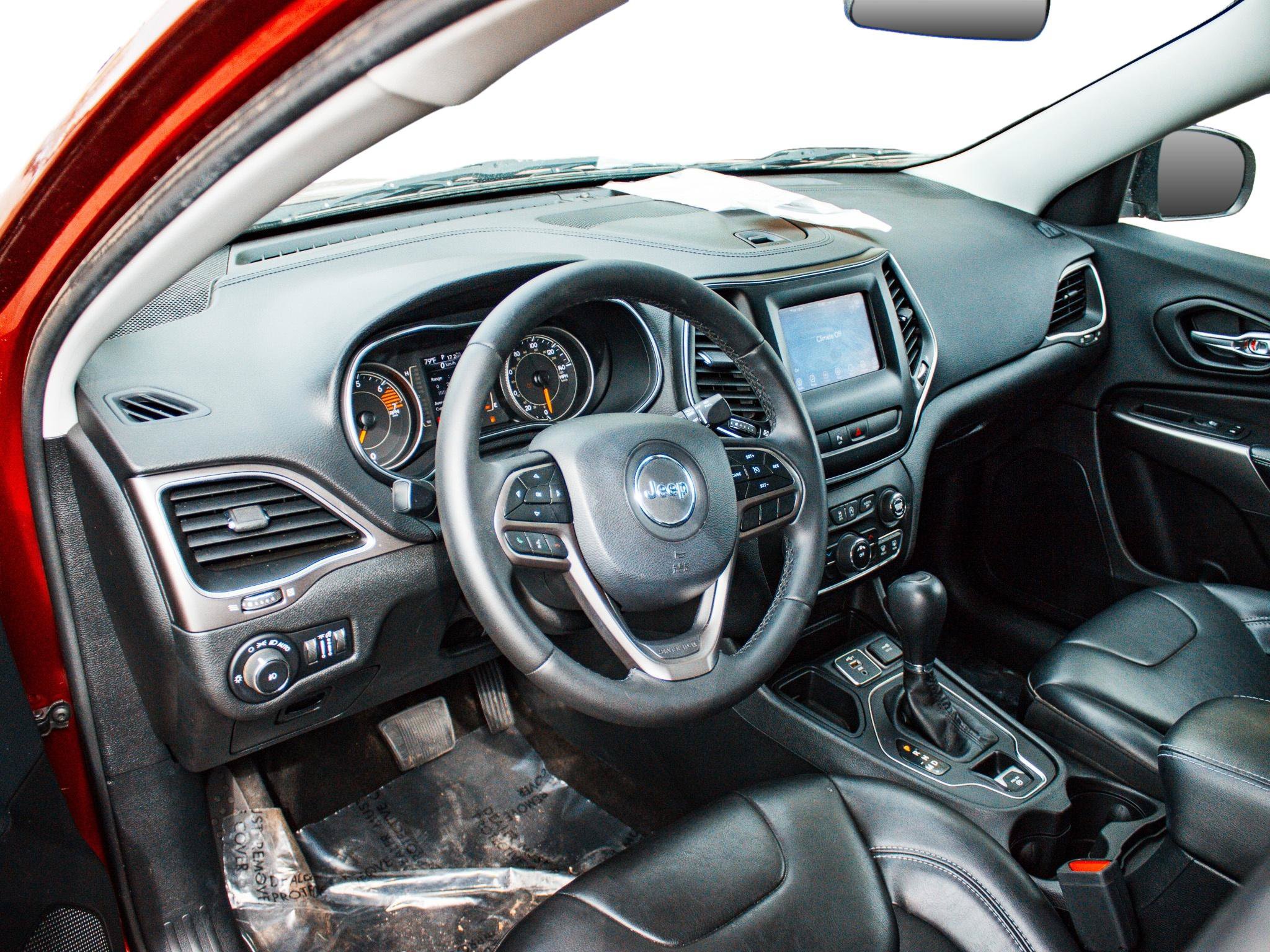 Used 2019 Jeep Cherokee Latitude Plus FWD image 7