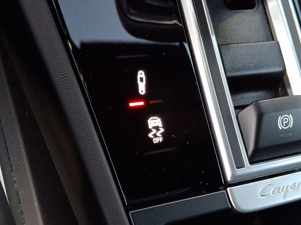 Used 2023 Porsche Cayenne Turbo image 21