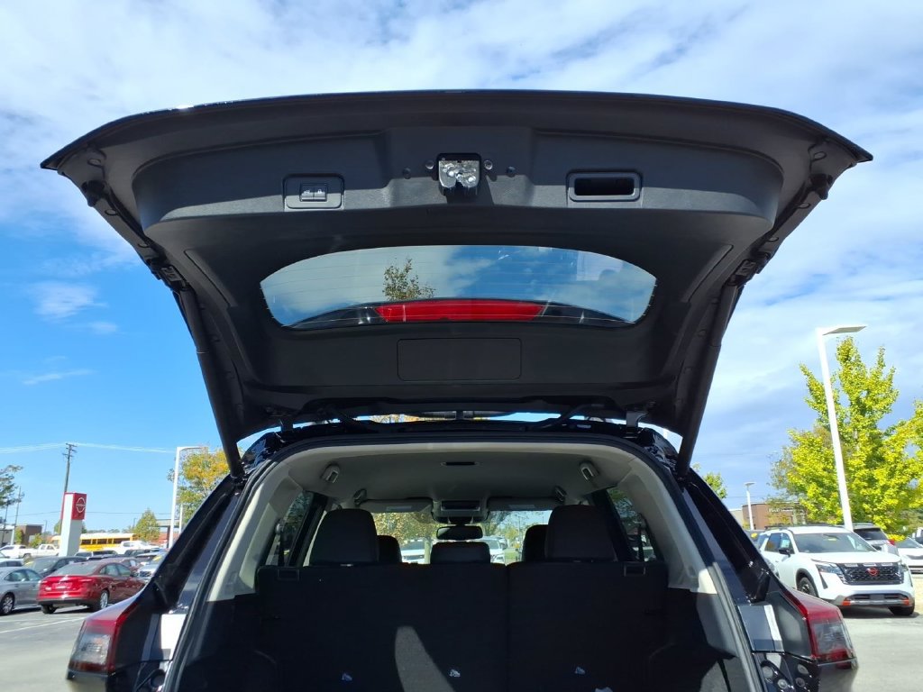 New 2027 Nissan Rogue SV w/ Rock Creek Premium Package AWD/4WD image 10