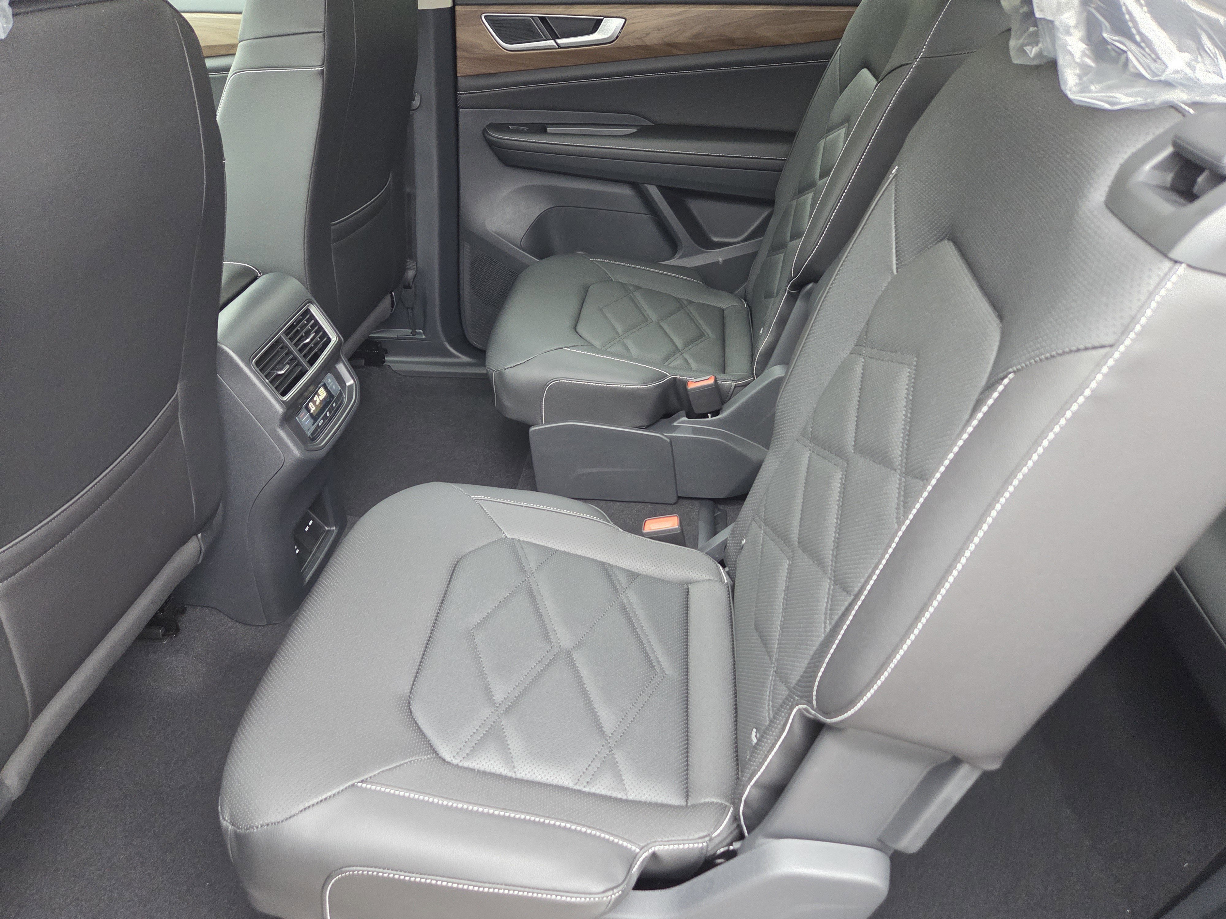 New 2026 Volkswagen Atlas SE image 6