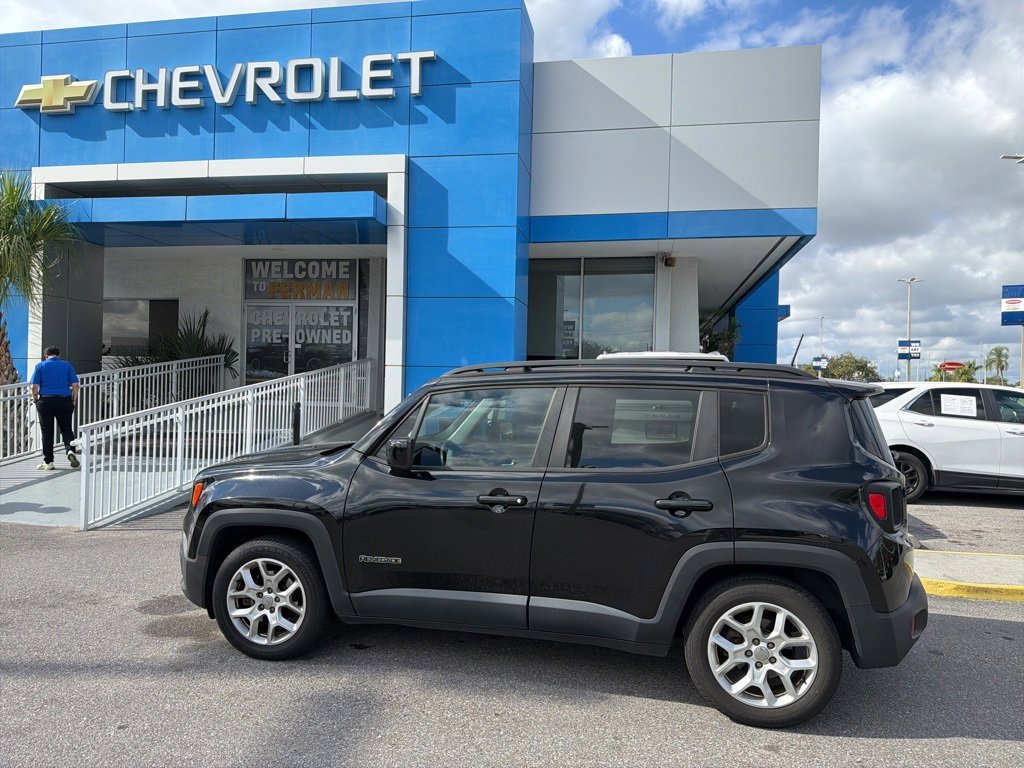 Used 2018 Jeep Renegade Latitude w/ Popular Equipment Group image 5