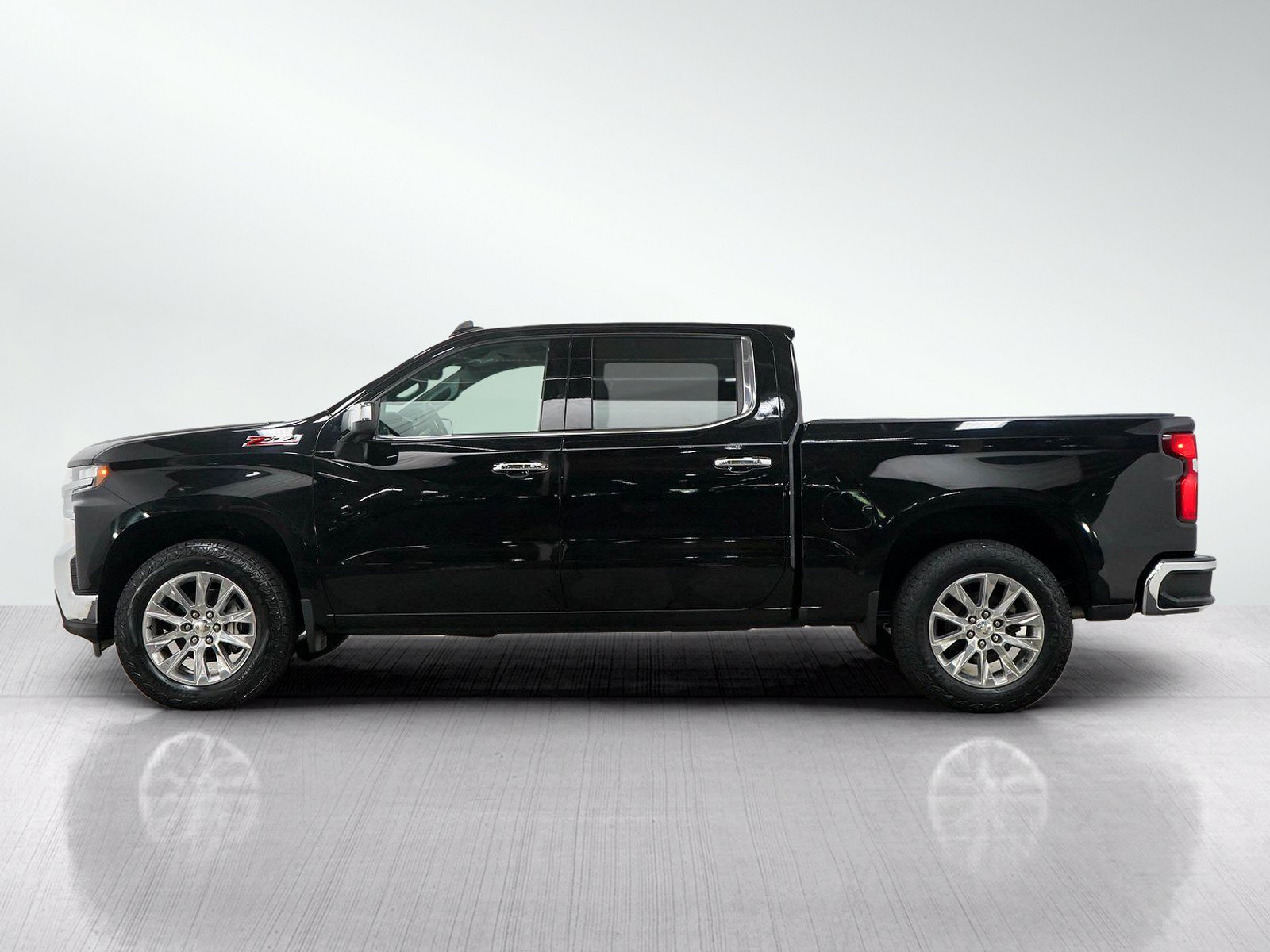 Used 2019 Chevrolet Silverado 1500 LTZ AWD/4WD image 2