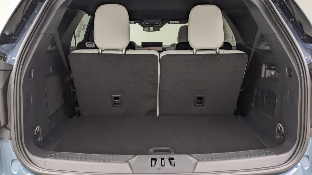 New 2027 Ford Explorer Platinum w/ LUX Leather Package AWD/4WD image 8