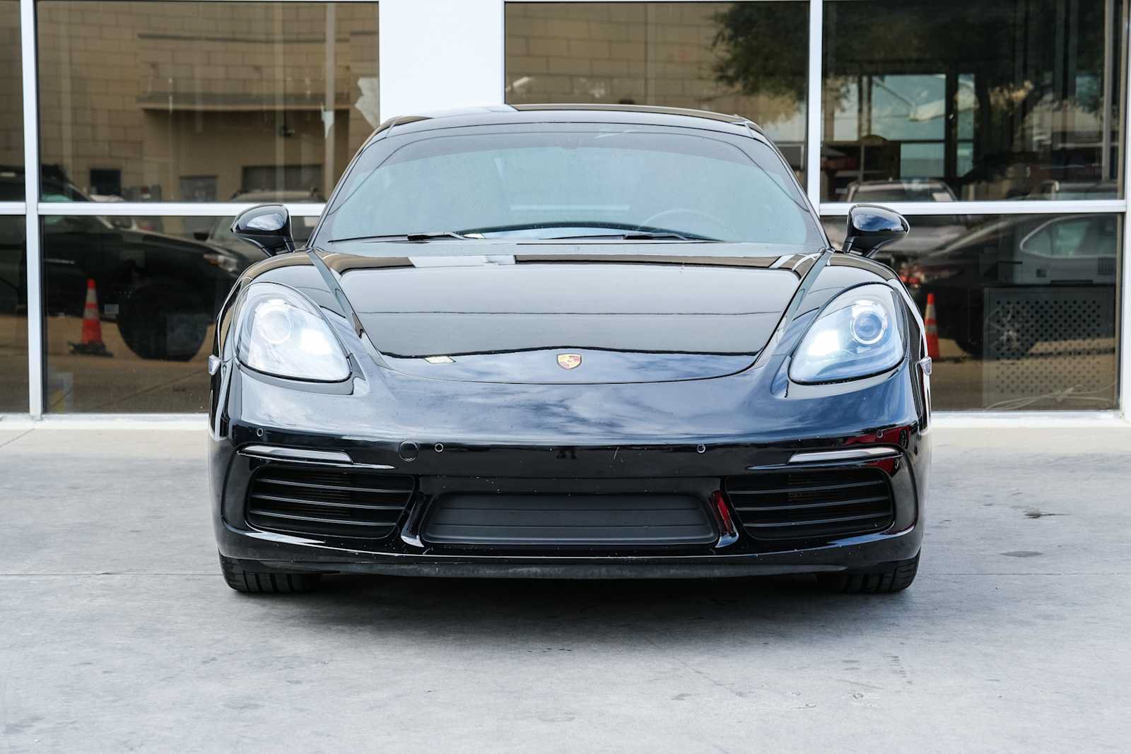 Used 2019 Porsche 718 Cayman RWD image 3