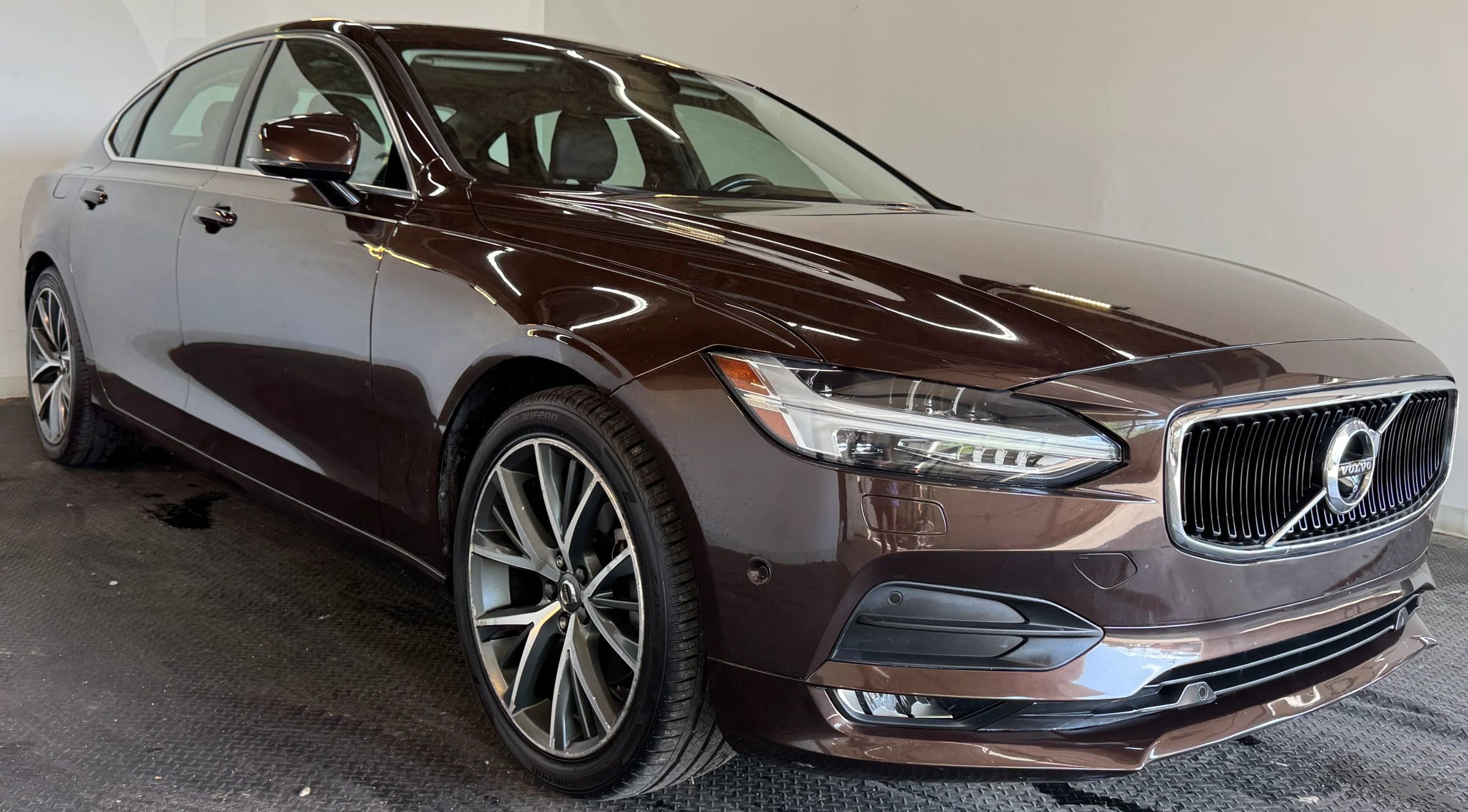 Used 2018 Volvo S90 T5 Momentum w/ Convenience Package AWD/4WD image 4