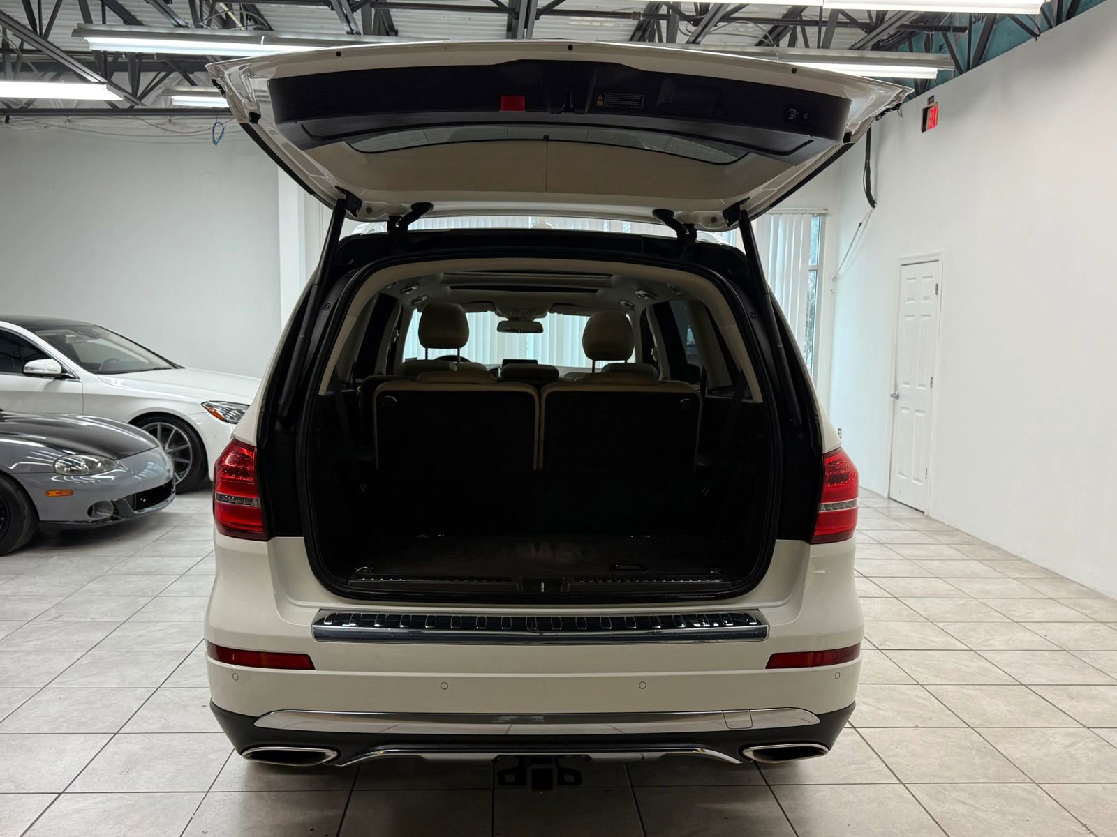 Used 2019 Mercedes-Benz GLS 450 4MATIC w/ Premium 1 Package image 20