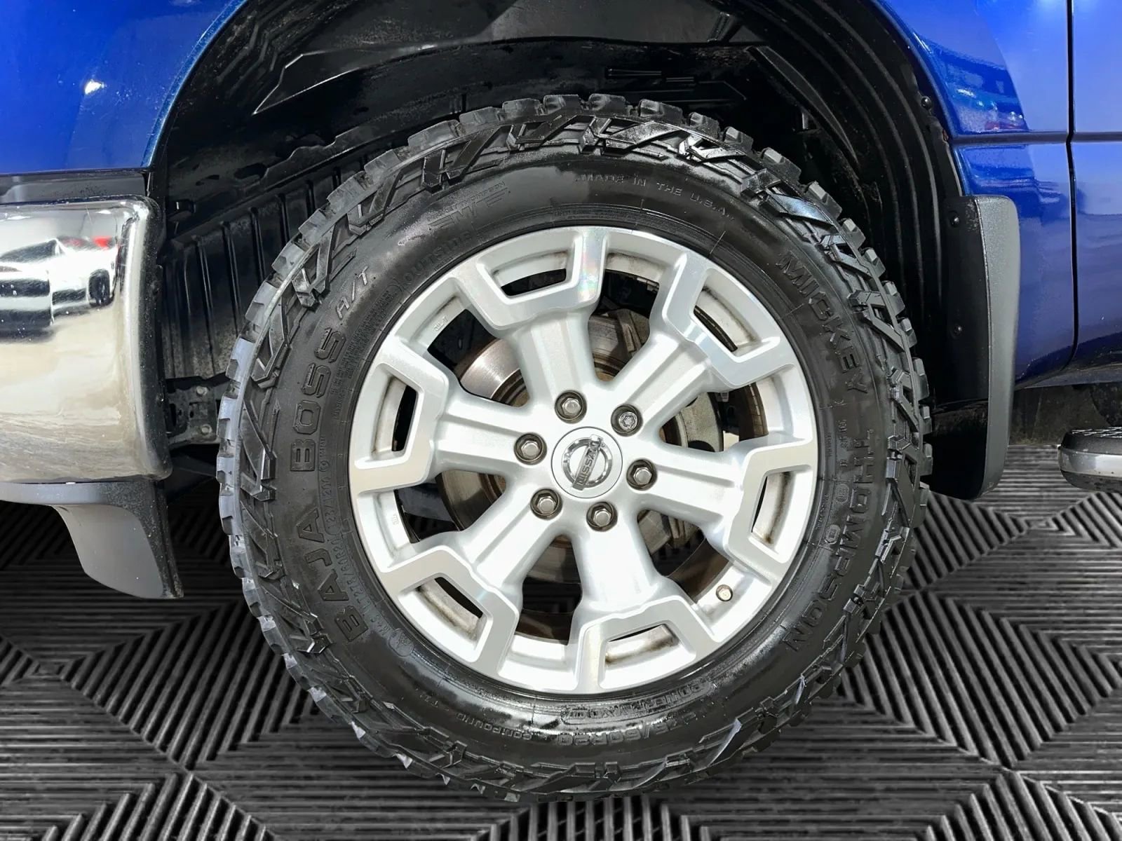 Used 2017 Nissan Titan SL image 10