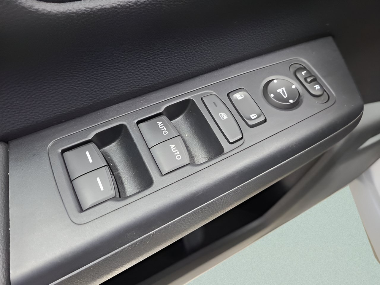 Used 2024 Honda CR-V Sport image 24