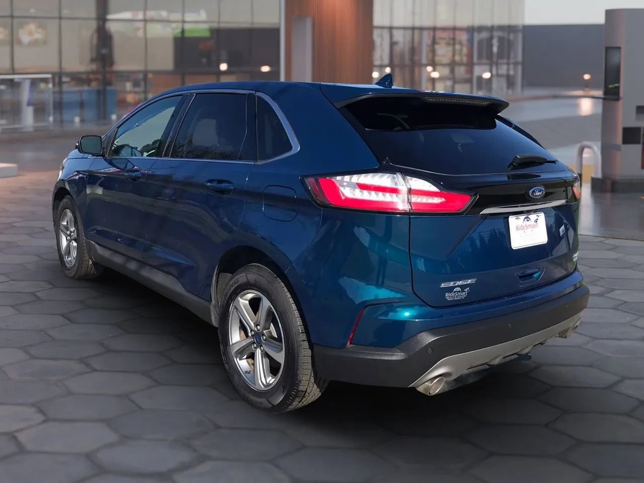 Used 2020 Ford Edge SEL w/ Cold Weather Package image 8