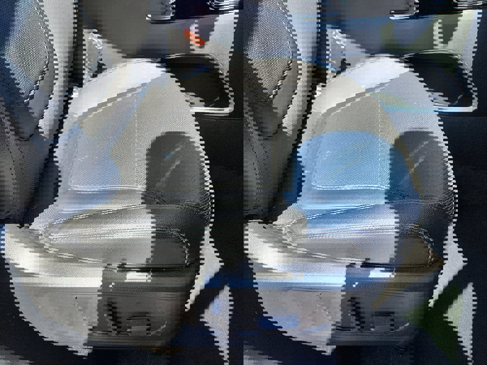 Used 2022 Hyundai Tucson Limited w/ Winter Package image 34