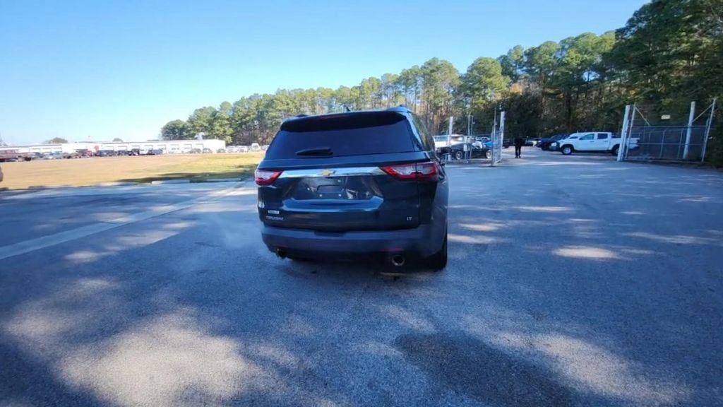 Certified 2021 Chevrolet Traverse LT image 4