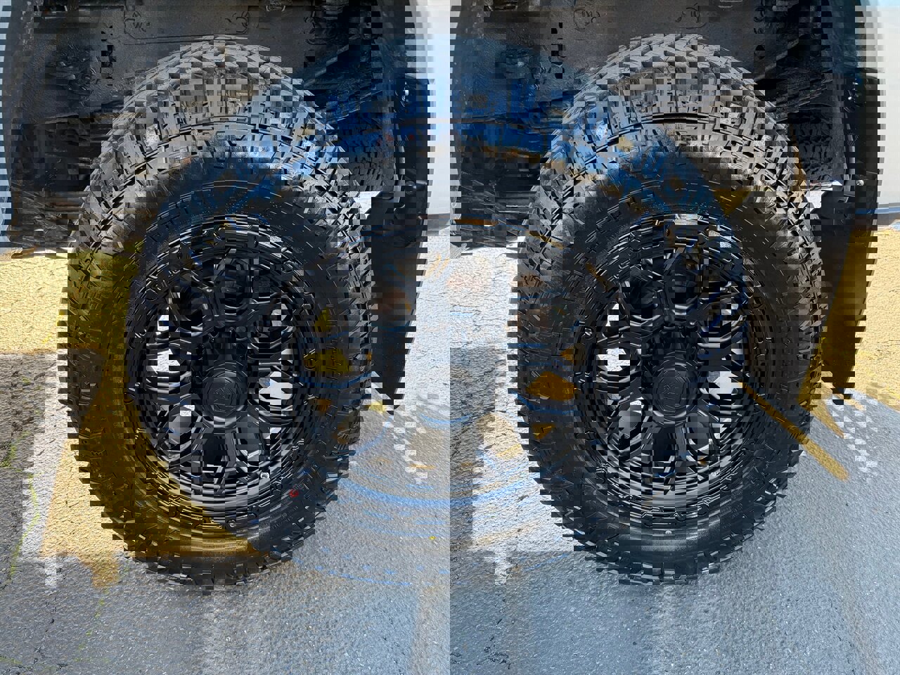 Used 2017 Ford F350 Lariat w/ Chrome Package image 14