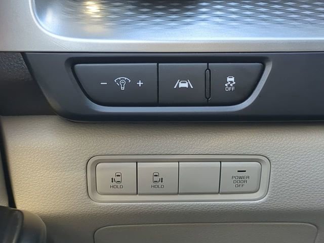 Used 2024 Kia Carnival LX image 26