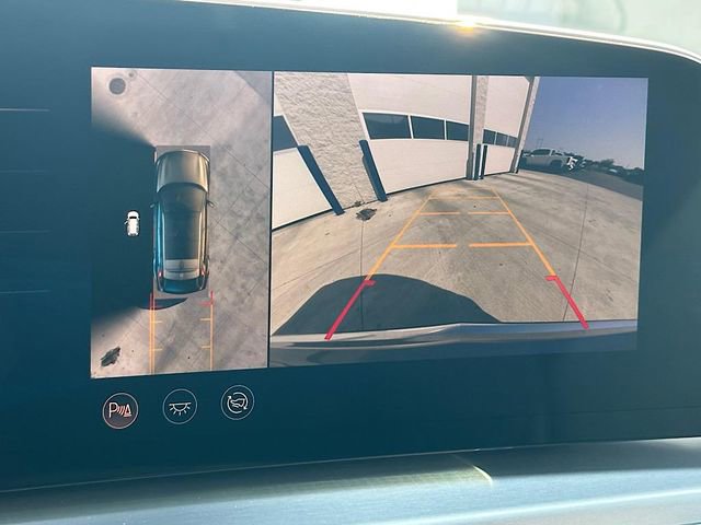 New 2025 Cadillac Lyriq Luxury image 20